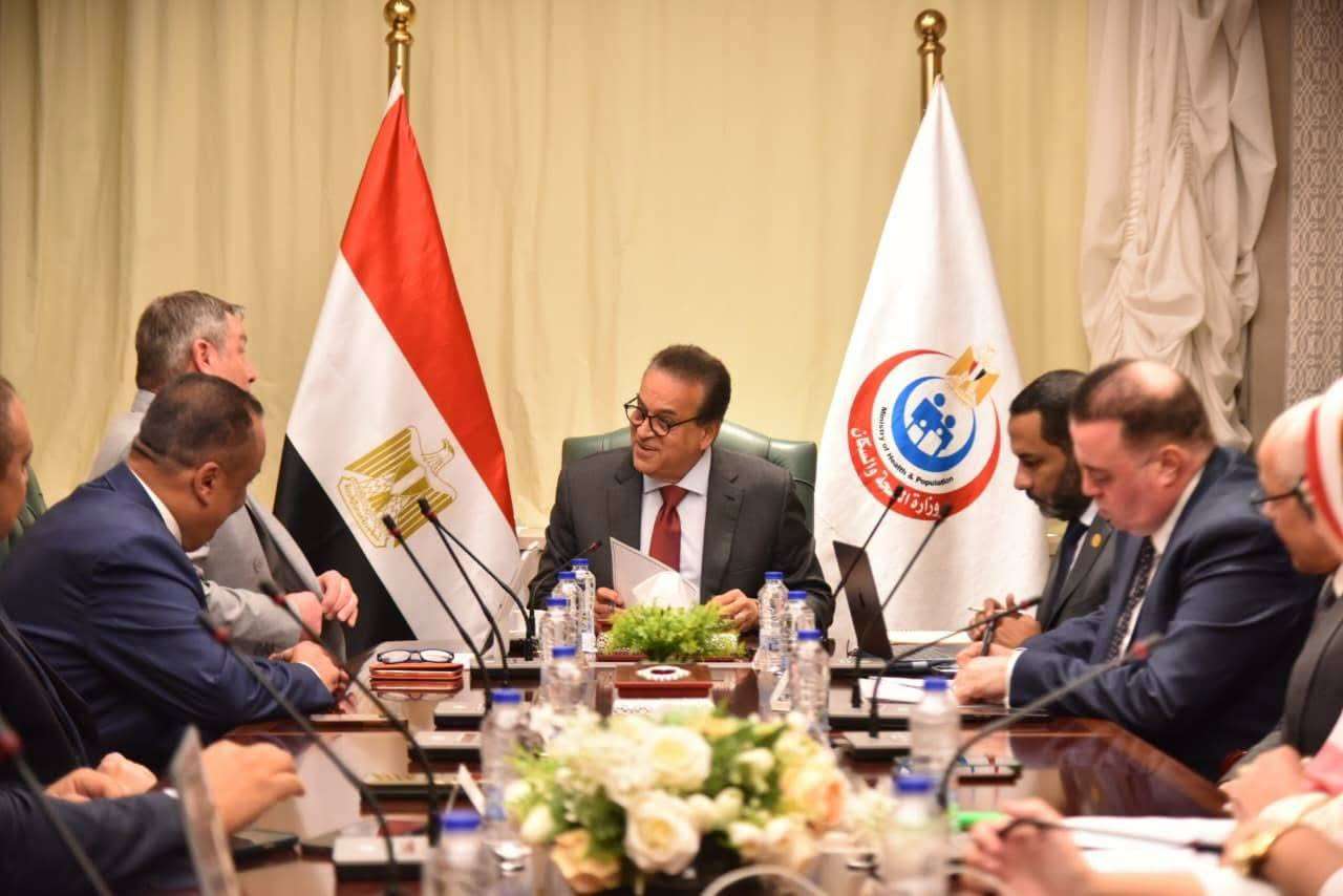 وزير الصحة يبحث مع شركتي DIAGAST وThink Pro نقل تكنولوجيا تصنيع كواشف وأنظمة فصائل الدم إلى مصر