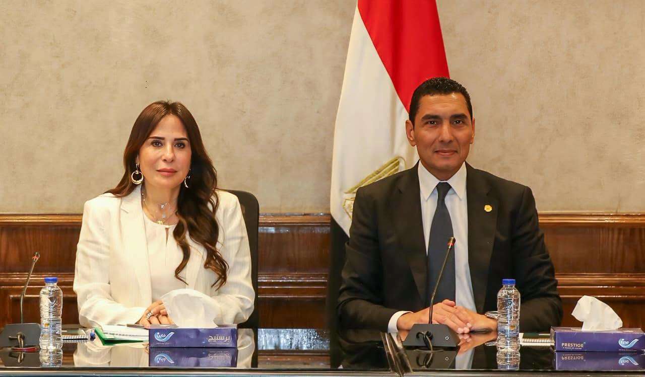 وزيرا الرياضة والإسكان يبحثان سبل التعاون المشترك في عدد من المشروعات والملفات