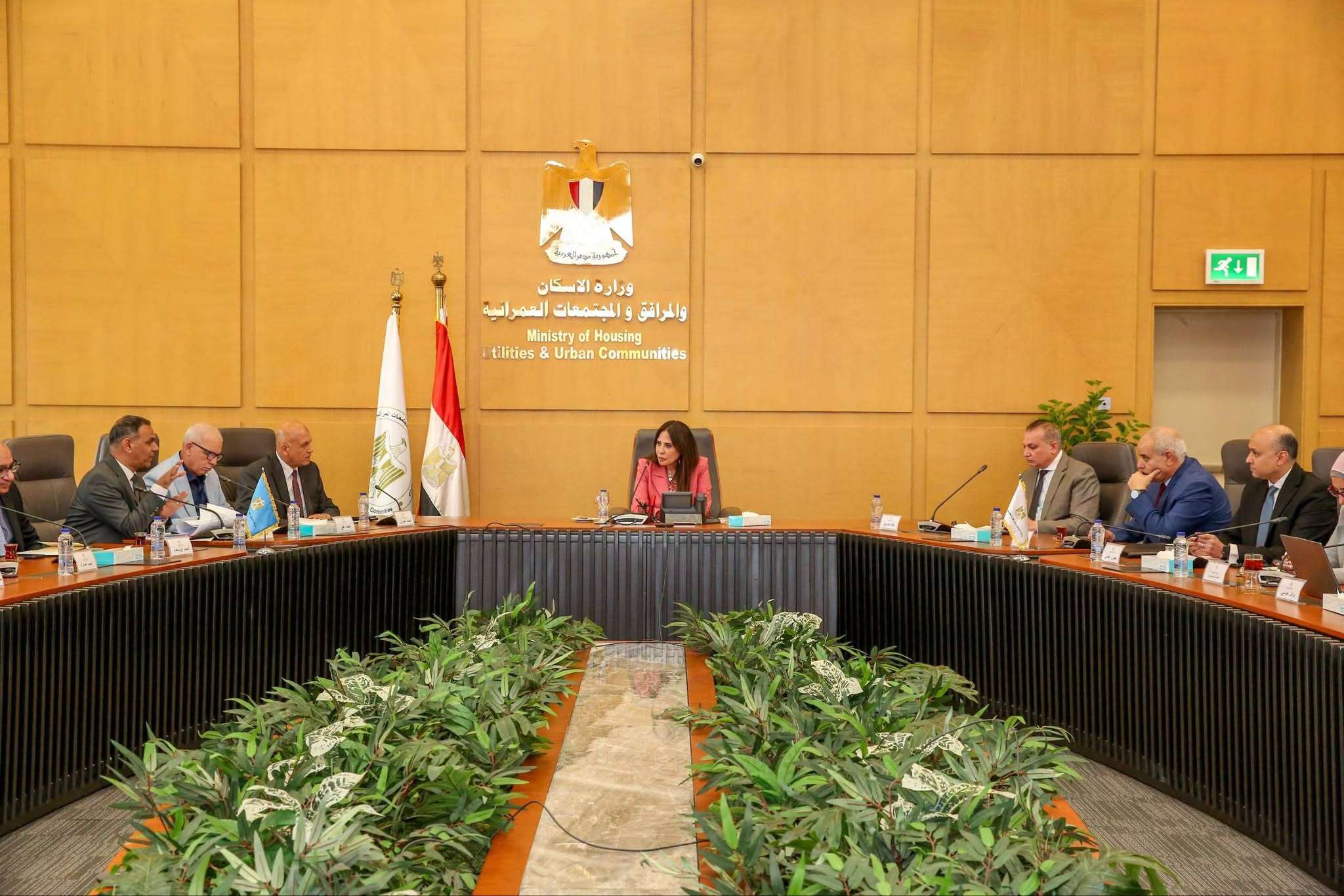 وزيرة الإسكان تعقد اجتماعها الدوري لمتابعة الموقف التنفيذي لمشروعات الإسكان بعدد من المدن الجديدة