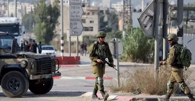 إعلام عبري: فلسطيني ينتزع سلاح حارس مستوطنة "حفات جلعاد" ويطلق النار على إسرائيليين