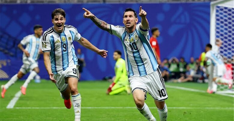 إعلامي إسباني: مصر سرق منها كأس العالم.. وفيفا باتت تعرف باسم أرجنفيفا