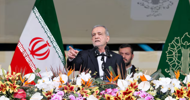 الرئيس الإيراني يهدد أمريكا: سنحاسبكم دوليا
