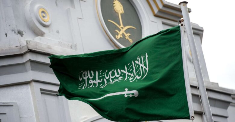 السعودية تدشن في جدة أكبر منطقة لتفويج الشاحنات بالعالم وتبرم اتفاقيات لوجستية بمليار ريال