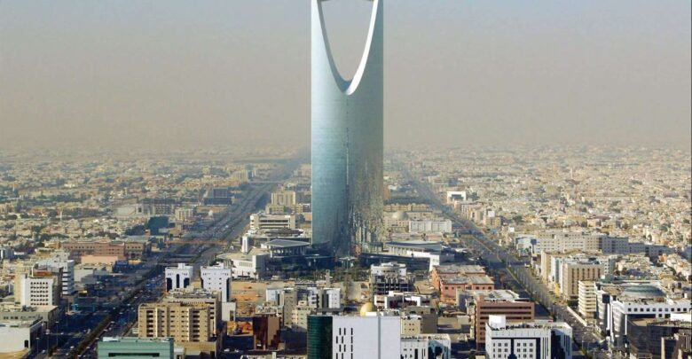 السعودية تفرض رسما بنسبة 2% على تصرفات الأجانب العقارية في 4 مدن