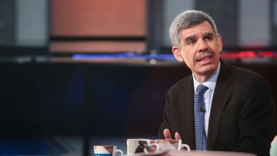 العريان يحذر: اقتراب أسعار النفط من 90 دولارًا يهدد الاقتصاد العالمي ويعقد معركة البنوك المركزية ضد التضخم