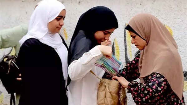 امتحان اللغة الإنجليزية لطلاب الثانوية العامة اليوم فى قبضة كوماندوز الوزارة