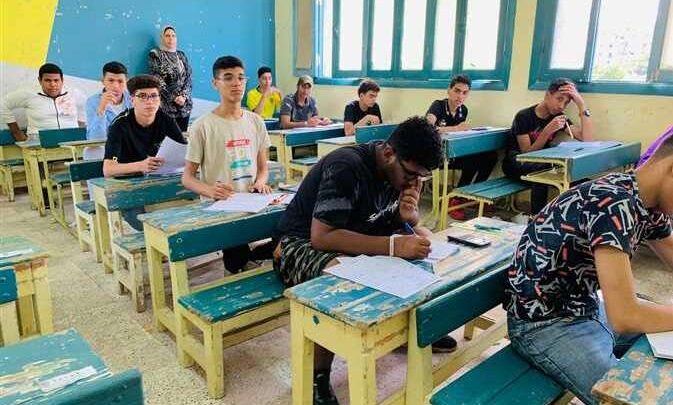 بدء امتحانات الأحياء والجيولوجيا والفلسفة والرياضيات التطبيقية لطلاب الثانوية العامة 2026