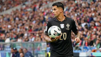 بسبب برشلونة.. كانسيلو يدخل في حرب مع الهلال السعودي