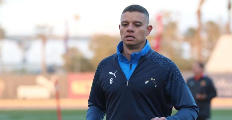 بعد 24 ساعة من إعلان اعتزاله.. سيراميكا كليوباترا يعلن تعيين سعد سمير مديرا للكرة