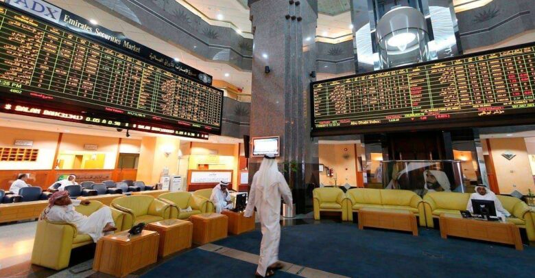 تباين أداء بورصات الخليج وسط ترقب نتائج الشركات وتراجع النفط
