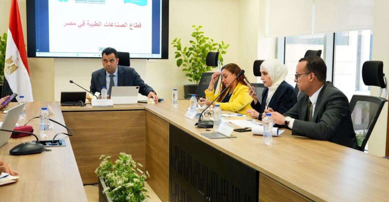 تحركات حكومية لزيادة الصادرات.. وزارة الاستثمار تتابع مستهدفات الدولة مع المجالس التصديرية
