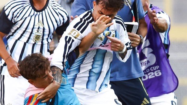 توتر واشتباكات ومقاطعة إعلامية في نهائي مونديال 2026 بين الأرجنتين وإسبانيا