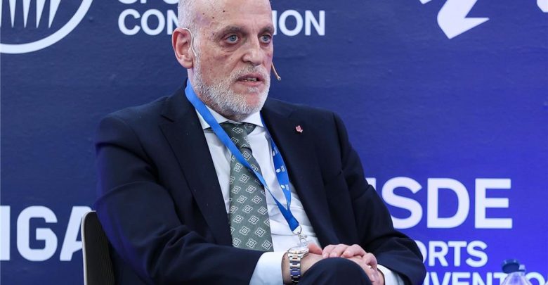 تيباس يشن هجومًا قويًا على إنفانتينو.. ويصرح: كأس العالم كان سيشهد فضيحة بسببه