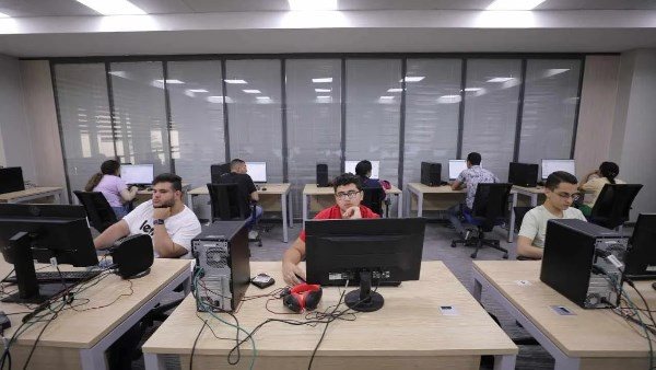 جامعة العاصمة تعلن استعداد كلية التربية الفنية لأداء اختبارات القدرات