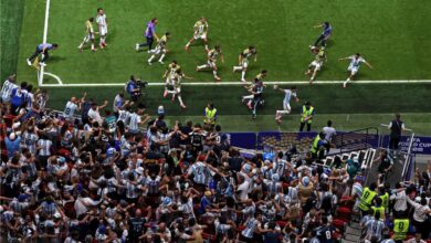 جماهير كرة القدم تهاجم فيفا: سرقتم المباراة من مصر وتلاعبتم بالنتيجة لصالح الأرجنتين