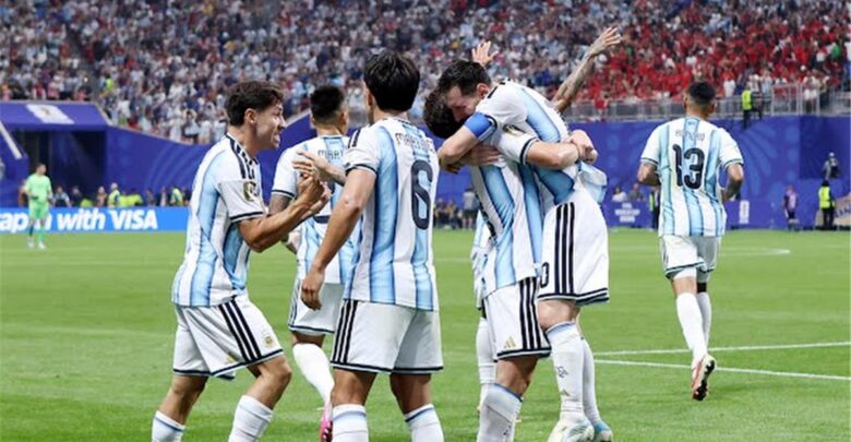 حكم مباراة الأرجنتين وسويسرا في كأس العالم