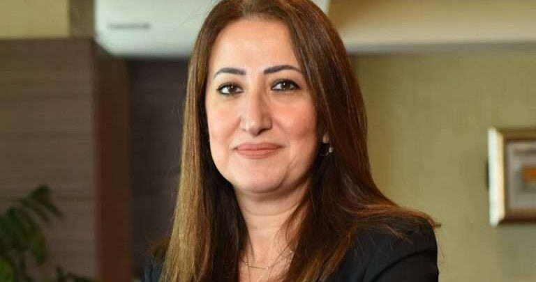 داليا الباز تشيد بأداء منتخب مصر.. وتوجه بتصميم طابع بريد تذكاري