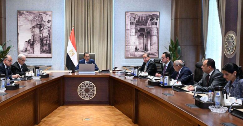 رئيس الوزراء: إدراج 20 شركة بالقيد المؤقت ضمن برنامج الطروحات