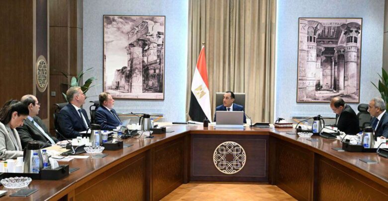 رئيس الوزراء: سيناريوهات بديلة لتأمين الاحتياجات من المنتجات البترولية