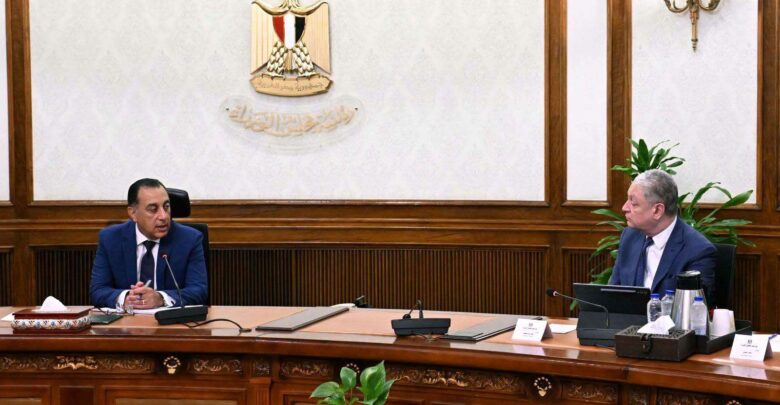 رئيس الوزراء يتابع الاستعدادات الجارية لبدء تنفيذ مشروعات المرحلة الثانية من حياة كريمة