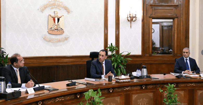رئيس الوزراء يتابع مستجدات الموقف التنفيذي لمشروعات الطاقة المتجددة.. تفاصيل