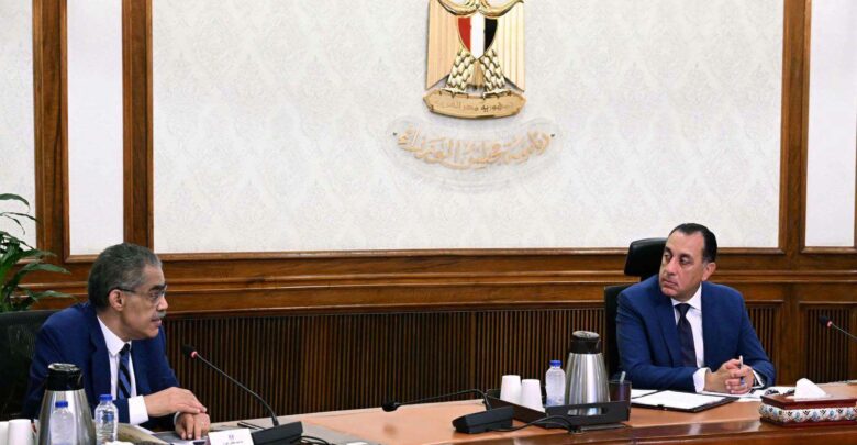 رئيس الوزراء يستعرض مع وزير الدولة للإعلام آليات تنفيذ تكليفات الرئيس السيسي