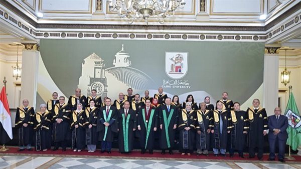 رئيس جامعة القاهرة يكشف خطة جديدة لتطوير كلية العلوم بمشاركة قيادات الكلية وأعضاء مجلسها