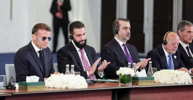 رئيس فرنسا يعرض المساهمة في إعادة إعمار سوريا.. والشرع يدعو الشركات الفرنسية للاستثمار