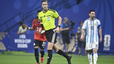 سبب استبعاد حكم مباراة مصر والأرجنتين من كأس العالم وحقيقة معاقبته