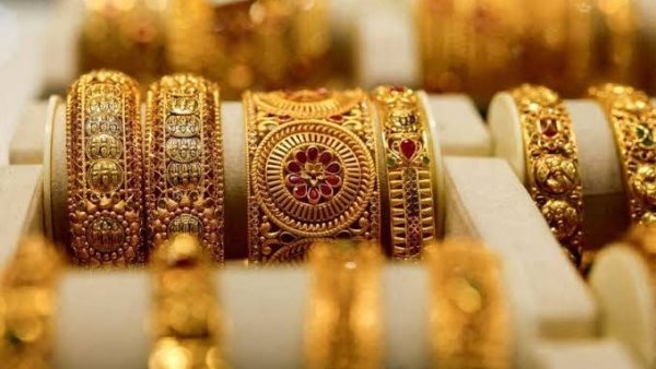 سعر الذهب اليوم يقفز بعد مكاسب عالمية.. مفاجأة جديدة في عيار 21 بالصاغة