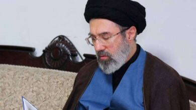 صحيفة أمريكية تكشف سبب غياب مجتبي عن جنازة والده علي خامنئي.. تفاصيل