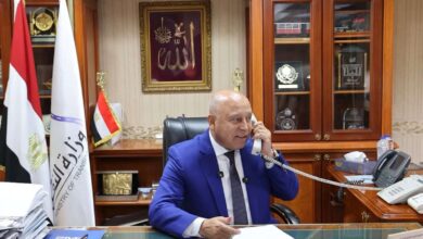 عاجل.. كامل الوزير يتواصل مع السيدة مصورة فيديو رشق الأطفال لأحد القطارات
