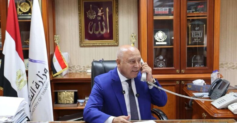 عاجل.. كامل الوزير يتواصل مع السيدة مصورة فيديو رشق الأطفال لأحد القطارات