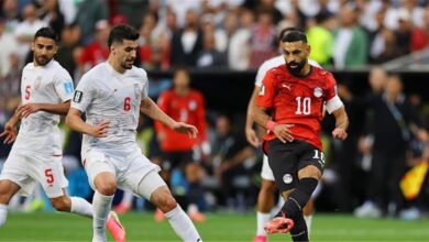 عالم سياسي إيراني يرفع دعوى قضائية ضد فيفا بسبب مباراة مصر