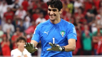 عضو الاتحاد المغربي: المقارنة بين بونو والحضري صعبة.. وعموتة سيضع الأهلي في مكانه