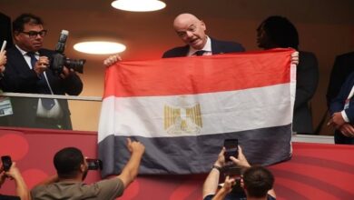 في مشهد لافت.. جياني إنفانتينو يفاجئ الجماهير برفع العلم المصري خلال مباراة سويسرا وكولومبيا