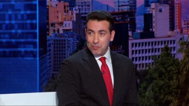 فيديو | أبو تريكة يتحول إلى مشجع "درجة تالتة" بعد فوز مصر على أستراليا