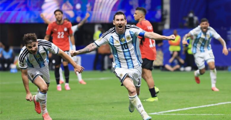 فيديو | في 5 دقائق.. روميرو وميسي يسجلان هدفين  لـ الأرجنتين أمام مصر