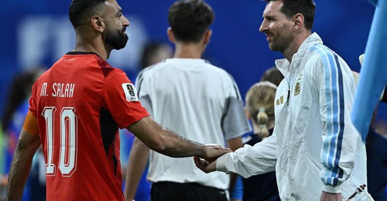 فيديو | لفتة رائعة من محمد صلاح مع ميسي في مباراة مصر والأرجنتين