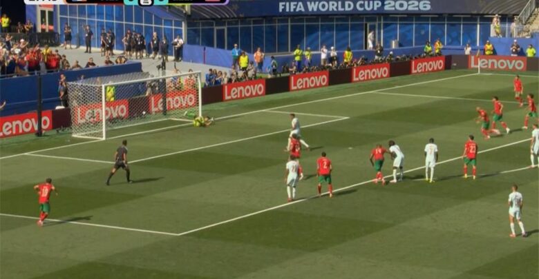 فيديو |  ياسين بونو يتصدى لـ ركلة جزاء من مبابي في مباراة المغرب وفرنسا