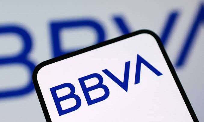 قضية تجسس تهز BBVA.. القضاء الإسباني يأمر بمحاكمة البنك ورئيسه السابق