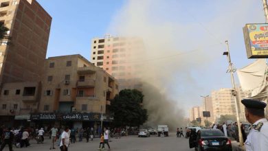 محافظ القاهرة يشرف على إزالة عقار مخالف من 12 طابقًا ويحذر من شراء الوحدات غير المرخصة