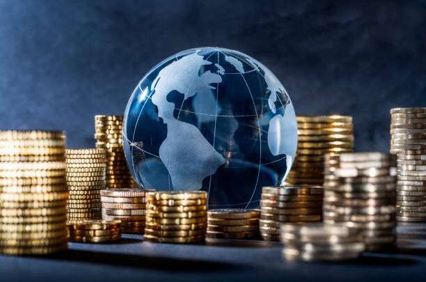 محللة أسواق: إعادة موازنة المحافظ تضغط على أسهم التكنولوجيا.. والبنوك المركزية ستقود تحركات الأسواق