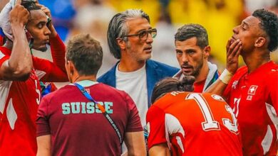 مدرب سويسرا ينتقد فيفا بعد الهزيمة أمام الأرجنتين: لا مكان لقانونكم في ربع نهائي كأس العالم