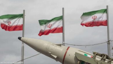 مستشار المرشد الإيراني: إذا استولى الأمريكيون على أي نقاط في إيران فقد تدخل طهران حربا هجومية