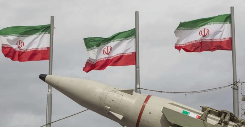مستشار المرشد الإيراني: إذا استولى الأمريكيون على أي نقاط في إيران فقد تدخل طهران حربا هجومية