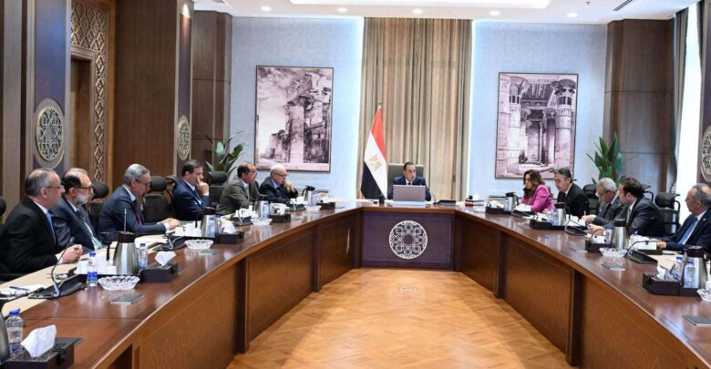 منافذ لمدة 30 يوما.. الحكومة تعلن عن برنامج وطني لخفض الأعباء المعيشية