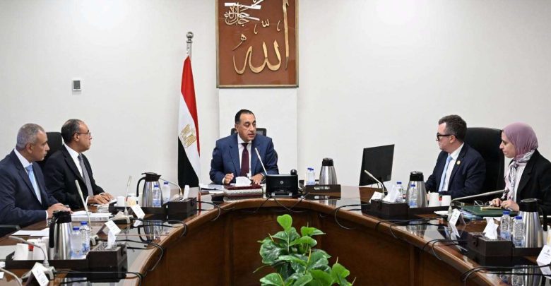 منح وقروض.. مدبولي يتابع جهود حوكمة التمويلات التنموية للمشروعات