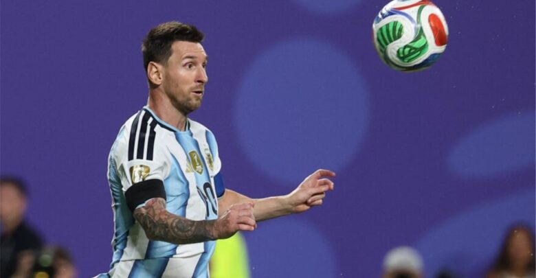 ميسي يتغزل في لاعب الأرجنتين.. ويعلق على مواجهة إنجلترا بكأس العالم