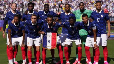 نجم منتخب فرنسا يشعل الصراع بين ثلاثي الدوري الإنجليزي على التعاقد معه